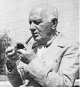 Мордехай Гебіртіг (1877 – Краків, Австро-Угорщина; 1942 - гетто в Кракові) – відомий поет та пісенькар, писав на їдиші. Його найбільш відомою піснею є «S'brent» (Горить), яка була написана в 1938 як відповідь на погром євреїв в 1936 році в Пшитику і була використана євреями повстанцями в Кракові як гімн. Вбитий нацистами в краківському гетто.
