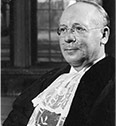 Сер Герш Лаутерпахт (1897 – Жовква, Галичина; 1960 – Лондон, Британія) – Один з провідних юристів в галузі міжнародного права у ХХ столітті. Професор міжнародного права у Кембриджському університеті і суддя Міжнародного суду справедливості (1955-1960).